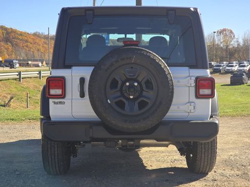 Used 2025 Jeep Wrangler Sport image 12