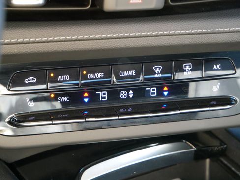 Used 2021 Buick Envision Essence w/ Technology Package I image 24