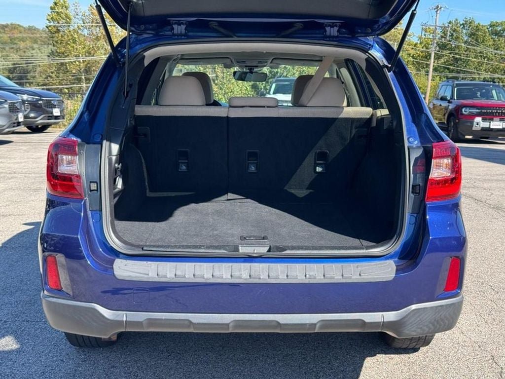 Used 2017 Subaru Outback 2.5i Premium AWD/4WD image 5
