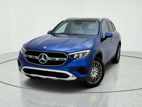 Certified 2026 Mercedes-Benz GLC 300 image 2