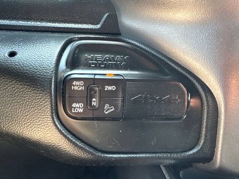 Used 2019 RAM 2500 Big Horn w/ Towing Technology Group AWD/4WD image 17