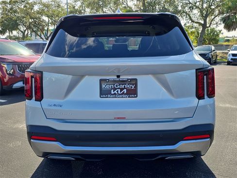 New 2026 Kia Sorento S image 7