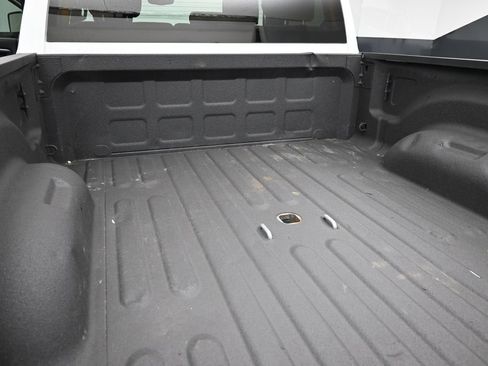 Used 2024 RAM 2500 Big Horn w/ Off Road Package AWD/4WD image 19