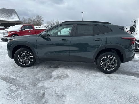 New 2026 Chevrolet Trax LT w/ Driver Confidence Package FWD image 6