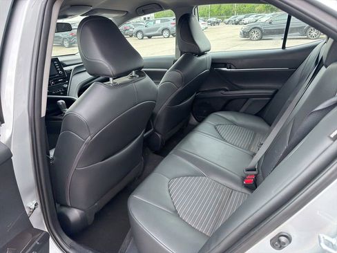 Used 2024 Toyota Camry SE image 7