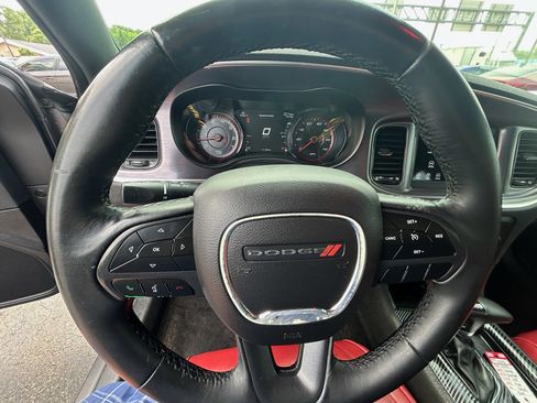 Used 2018 Dodge Charger SXT w/ Blacktop Package RWD image 8