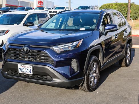 Used 2025 Toyota RAV4 XLE FWD image 18