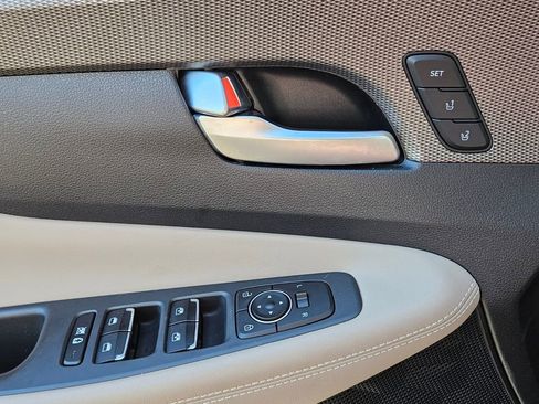 Used 2020 Hyundai Santa Fe Limited image 29