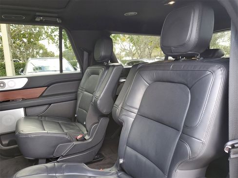 Certified 2022 Lincoln Navigator L Reserve image 12
