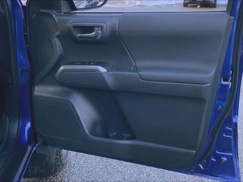 Used 2023 Toyota Tacoma TRD Off-Road image 22