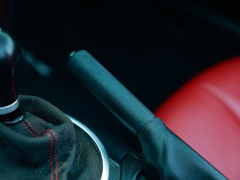 Used 2006 MAZDA MX-5 Miata Sport image 31