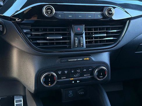 Used 2023 Ford Escape ST-Line image 15