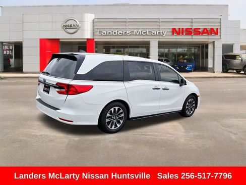 Used 2024 Honda Odyssey EX-L image 3