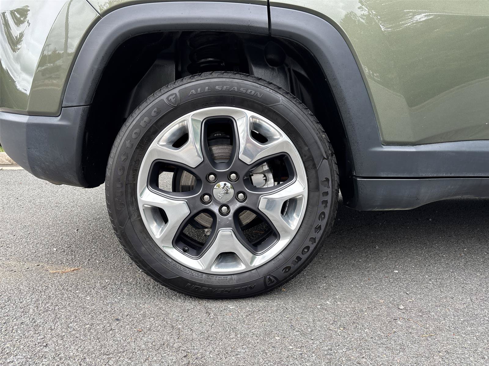 Used 2018 Jeep Compass Limited w/ Navigation Group AWD/4WD image 24