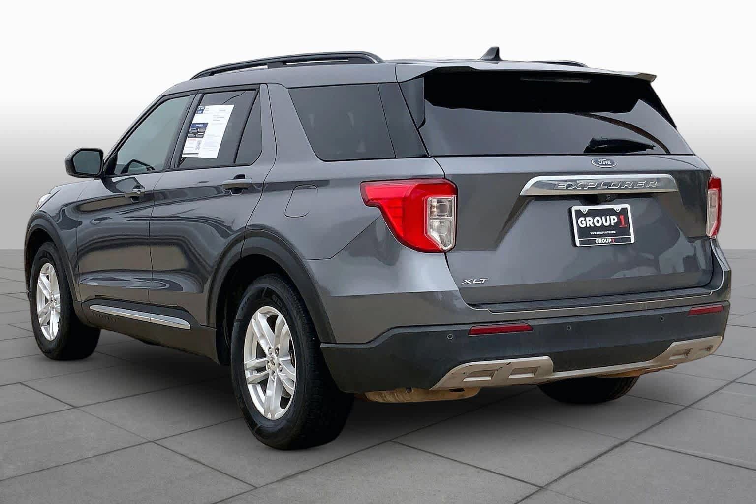 Used 2021 Ford Explorer XLT w/ Equipment Group 202A RWD image 11