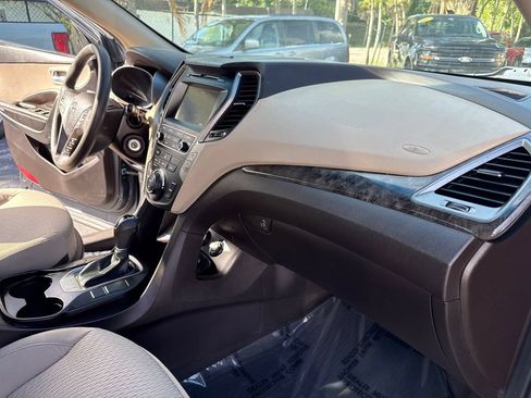 Used 2017 Hyundai Santa Fe Sport FWD image 18
