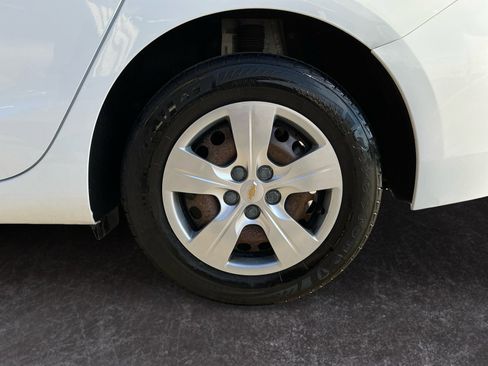 Used 2017 Chevrolet Cruze LS image 8