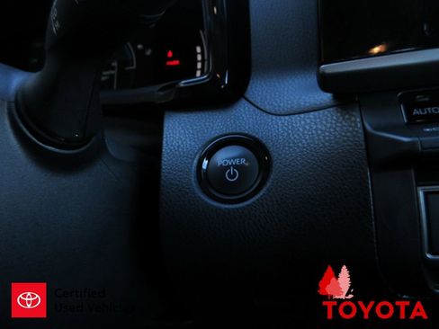 Used 2025 Toyota Camry LE image 27