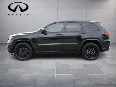 Used 2021 Jeep Grand Cherokee Laredo X RWD image 4