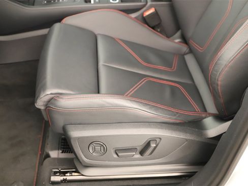 Certified 2025 Audi Q3 2.0T Premium Plus w/ Premium Plus Package image 26