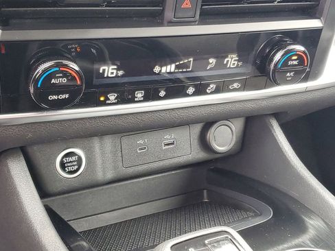 Used 2023 Nissan Rogue SV image 21