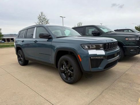 New 2026 Jeep Grand Cherokee L Limited w/ Limited Altitude Package AWD/4WD image 1