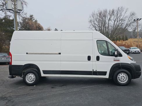 Used 2021 RAM ProMaster 2500 w/ Convenience Group image 2
