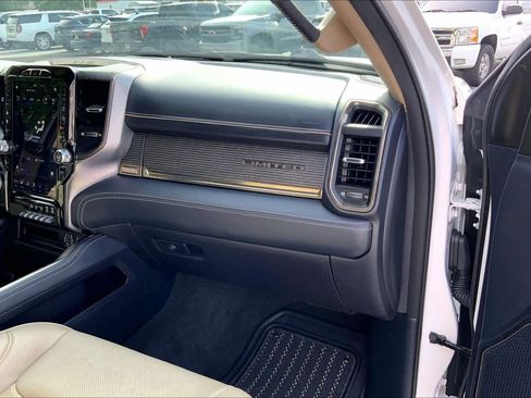 Used 2020 RAM 1500 Limited w/ Body Color Bumper Group AWD/4WD image 18