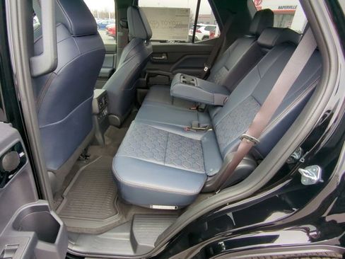 Used 2025 Toyota 4Runner 4WD image 16