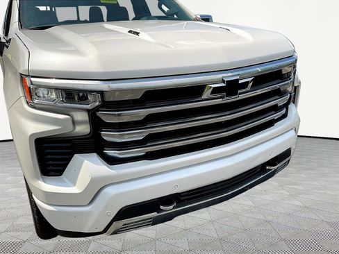 Used 2023 Chevrolet Silverado 1500 High Country w/ High Country Premium Package AWD/4WD image 34