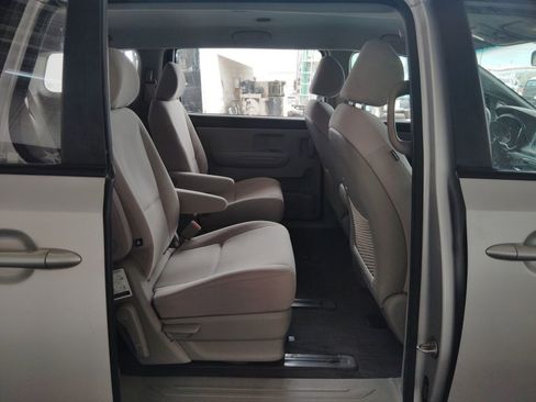 Used 2018 Kia Sedona L FWD image 15