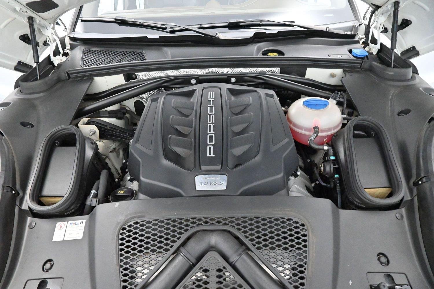 Used 2016 Porsche Macan S AWD/4WD image 42