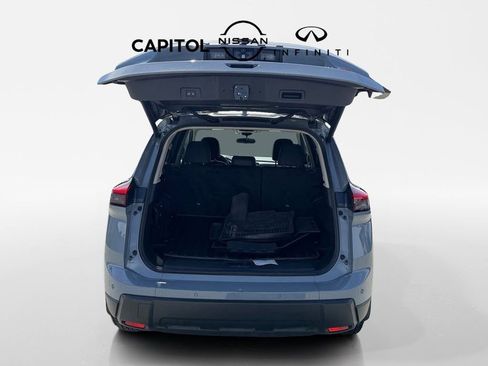 Used 2025 Nissan Rogue SV image 11