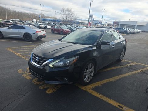 Used 2016 Nissan Altima 3.5 SL w/ 3.5 Technology Package image 8