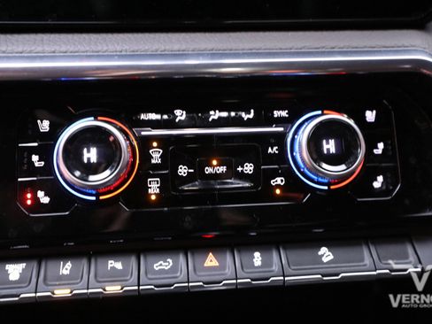 Used 2024 GMC Sierra 2500 Denali w/ Denali Reserve Package image 29