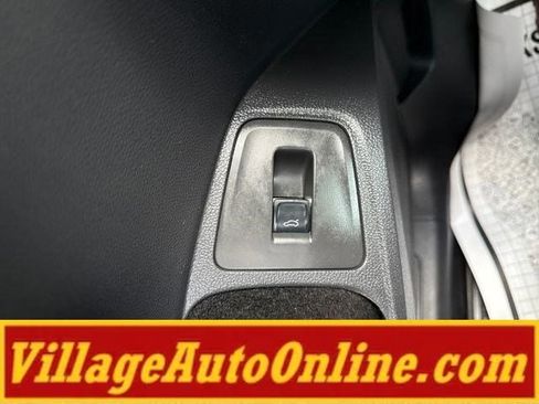 Used 2022 Volkswagen Tiguan SE w/ Panoramic Sunroof Package AWD/4WD image 31