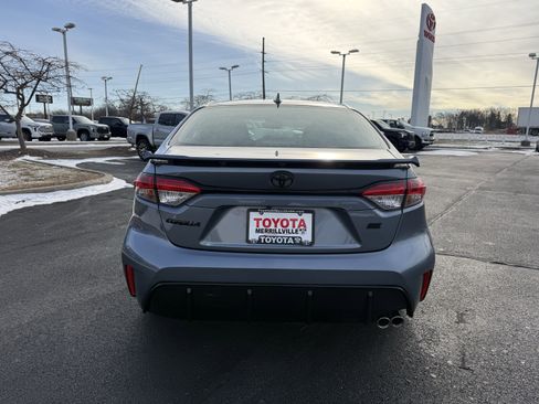 Used 2025 Toyota Corolla SE w/ SE Premium Package image 7