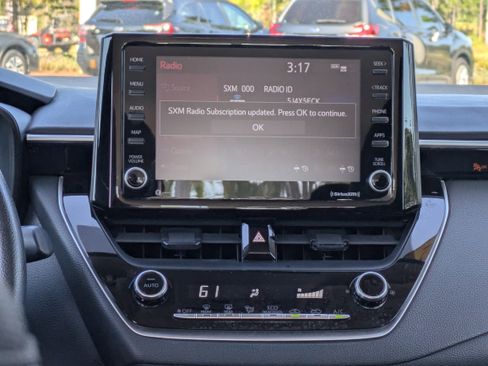 Used 2022 Toyota Corolla LE image 17