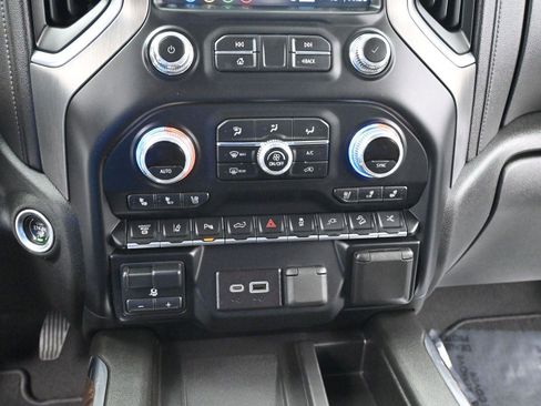 Used 2022 GMC Sierra 3500 Denali w/ Denali Ultimate Package AWD/4WD image 25