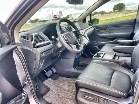 Used 2026 Honda Odyssey Elite image 3