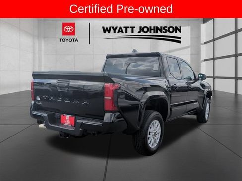 Certified 2025 Toyota Tacoma SR5 AWD/4WD image 5