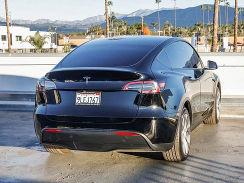 Used 2024 Tesla Model Y 2WD image 8