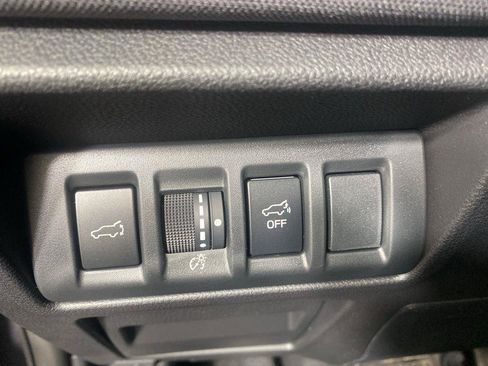 Used 2025 Subaru Outback Premium AWD/4WD image 26