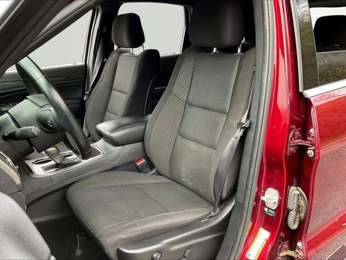 Used 2021 Jeep Grand Cherokee Laredo w/ Security & Convenience Group image 23