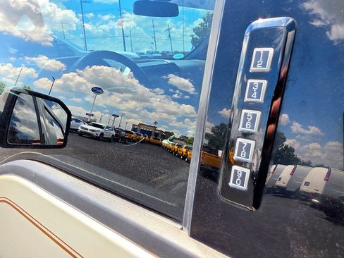 Used 2018 Ford F150 King Ranch w/ Equipment Group 601A Luxury AWD/4WD image 19