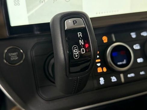 New 2026 Land Rover Defender 110 X-Dynamic SE image 32