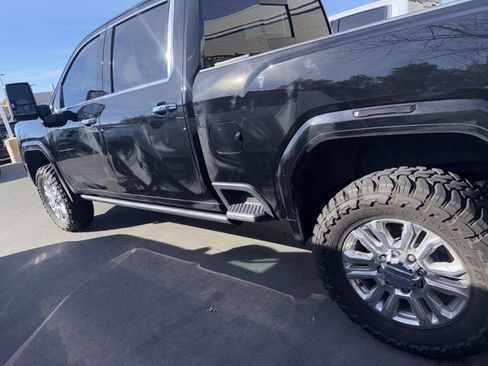 Used 2021 GMC Sierra 2500 Denali w/ Denali Ultimate Package image 2