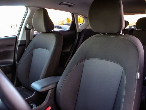 Used 2025 Hyundai Kona SEL image 31