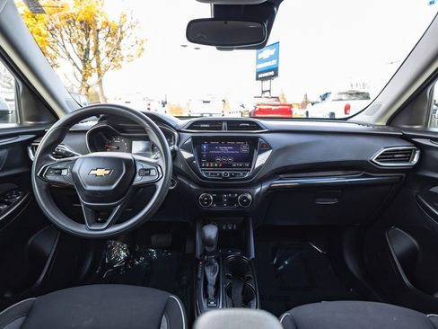 Used 2023 Chevrolet TrailBlazer LT w/ Convenience Package image 16