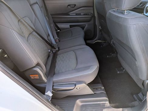 Used 2023 Nissan Pathfinder SV AWD/4WD image 28